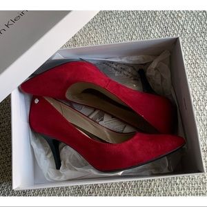 CALVIN KLEIN HEELS 💕